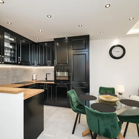 公寓 New Luxury With Balcony And Free Parking In The Garage 扎达尔