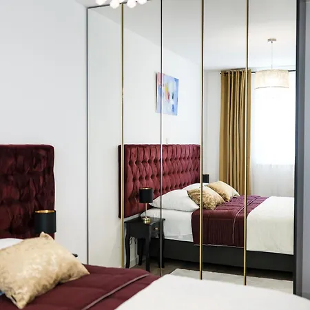 公寓 New Luxury With Balcony And Free Parking In The Garage *